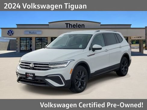 Used 2024 Volkswagen Tiguan SE AWD/4WD image 2