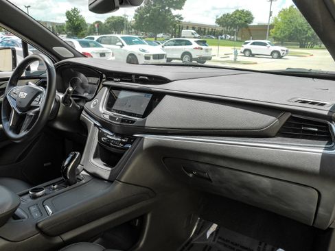 Used 2024 Cadillac XT5 Premium Luxury FWD image 12