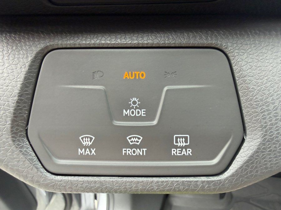 Used 2024 Volkswagen ID.4 Pro AWD/4WD image 15