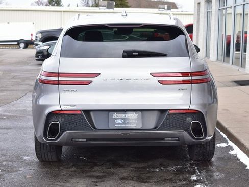 Used 2022 Genesis GV70 2.5T w/ Select Package image 5