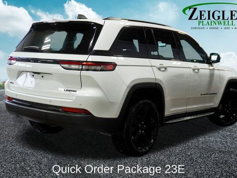 Used 2024 Jeep Grand Cherokee Limited w/ Luxury Tech Group II image 3