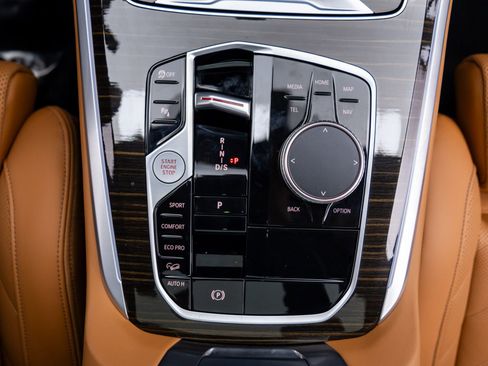 Used 2024 BMW X5 xDrive40i w/ Parking Assistance Package image 20