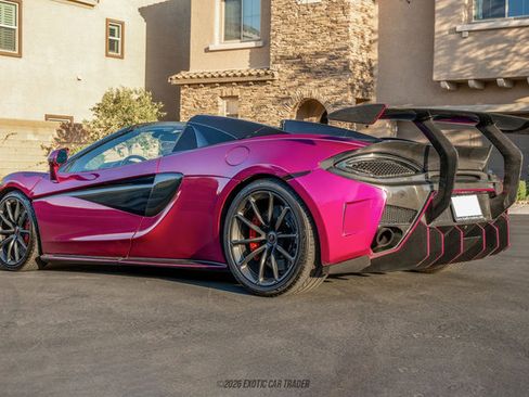 Used 2018 McLaren 570S Spider RWD image 4