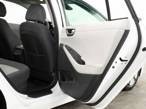 Used 2020 Hyundai Ioniq Blue image 19