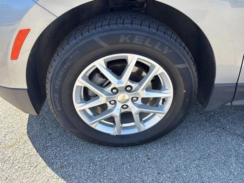 Used 2023 Chevrolet Equinox LS w/ LS Convenience Package AWD/4WD image 10