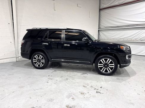 Used 2016 Toyota 4Runner Limited AWD/4WD image 9