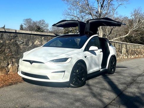 Used 2023 Tesla Model X image 71