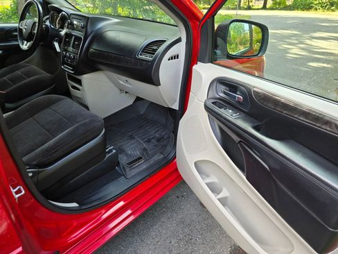 Used 2014 Dodge Grand Caravan SE w/ Quick Order Package 29E SE image 11