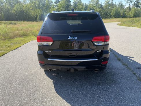 Used 2020 Jeep Grand Cherokee Overland AWD/4WD image 6