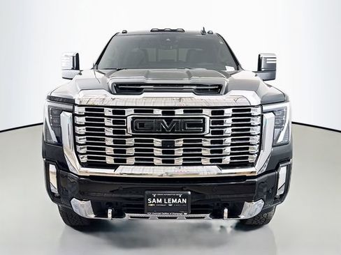 Used 2024 GMC Sierra 2500 Denali w/ Denali Reserve Package image 2