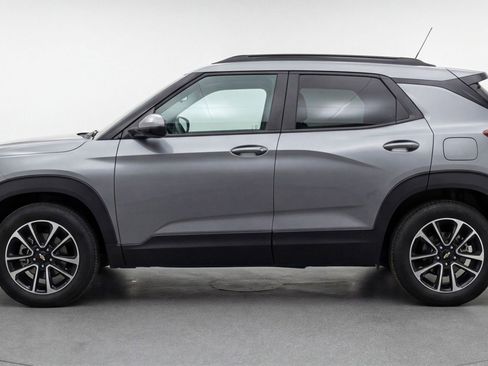 Used 2025 Chevrolet TrailBlazer LT w/ Driver Confidence Package image 5