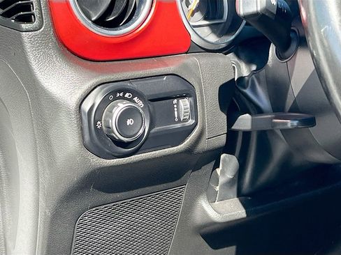 Used 2023 Jeep Wrangler Unlimited Rubicon w/ LED Lighting Group AWD/4WD image 10