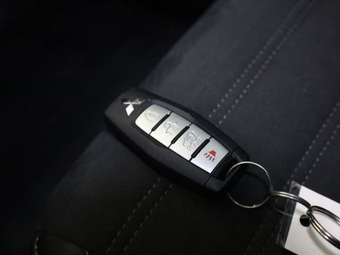 Used 2023 Mitsubishi Outlander SE image 36