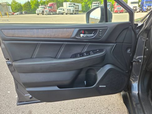 Used 2018 Subaru Outback 2.5i Limited AWD/4WD image 13
