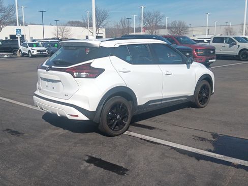 Used 2024 Nissan Kicks SR image 4
