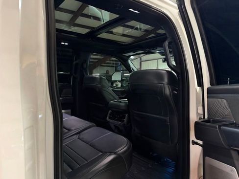 Used 2025 Ford F450 Platinum w/ FX4 Off-Road Package AWD/4WD image 12