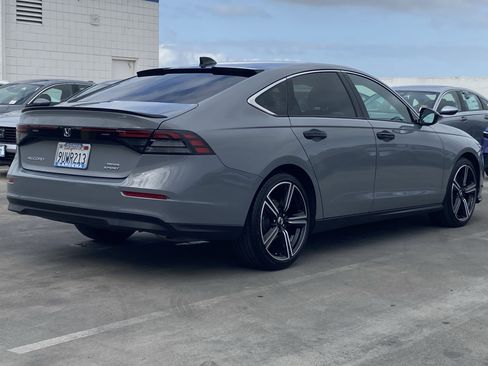 Used 2025 Honda Accord Sport image 6