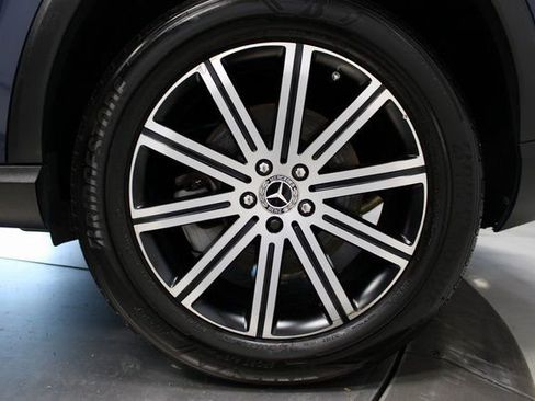 Used 2024 Mercedes-Benz GLE 450e 4MATIC image 35