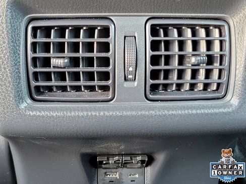 Used 2025 Toyota Camry SE FWD image 11