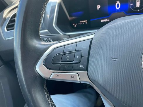 Used 2022 Volkswagen Tiguan SE w/ Panoramic Sunroof Package AWD/4WD image 20