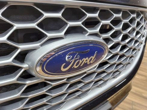 Used 2023 Ford Edge SEL image 10