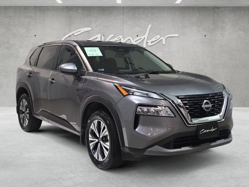 Used 2023 Nissan Rogue SV FWD image 2