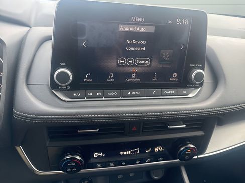 Used 2025 Nissan Rogue SV image 10