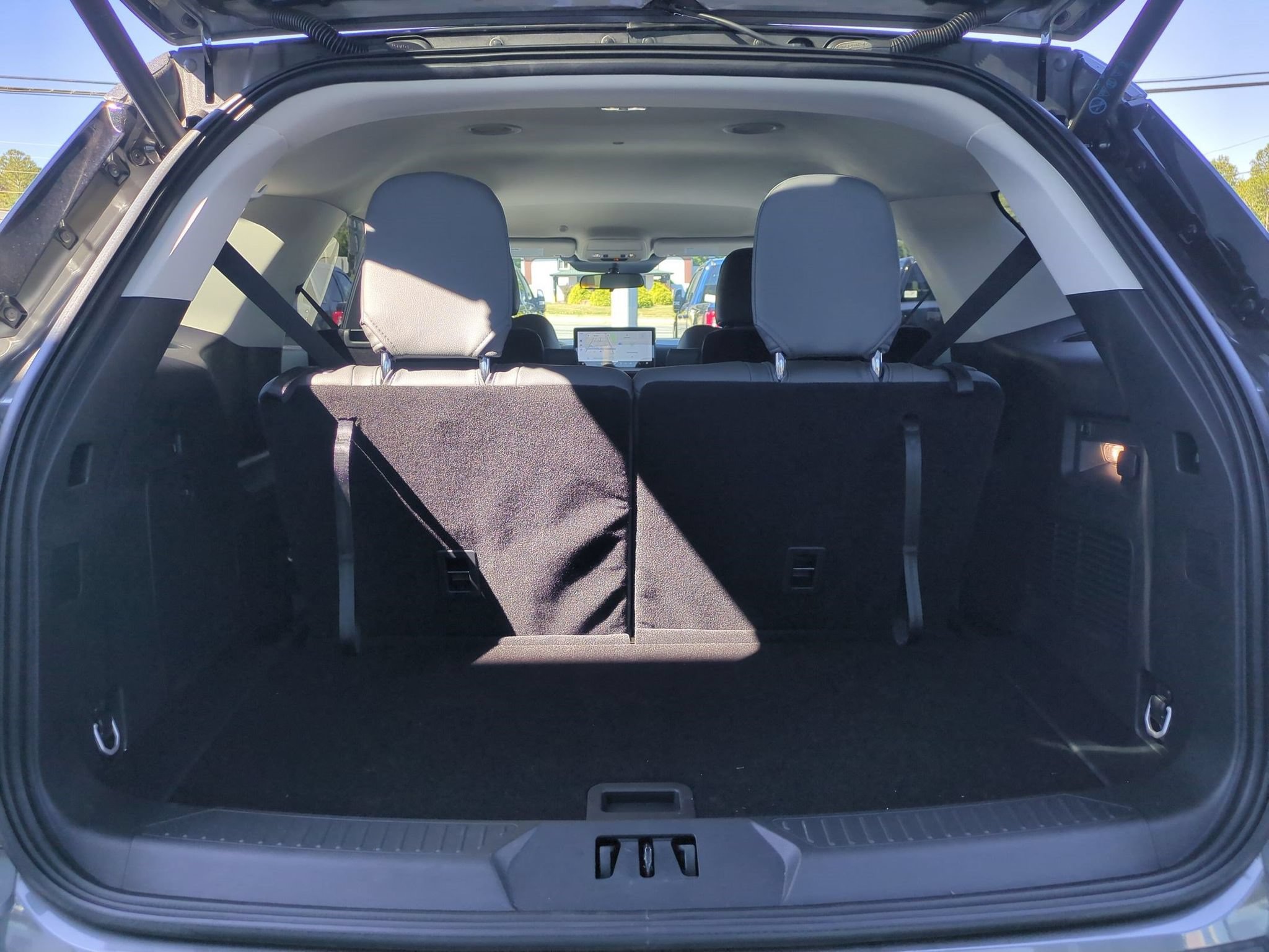 Certified 2026 Ford Explorer Active RWD image 7