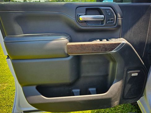 Used 2022 GMC Sierra 3500 Denali AWD/4WD image 11