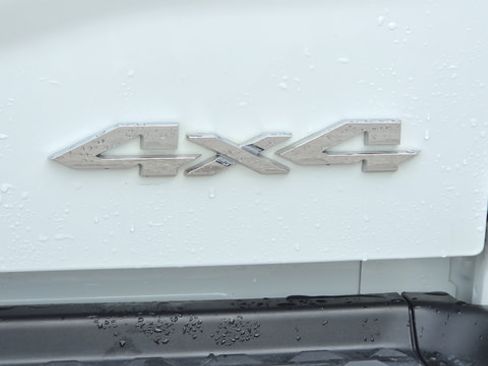 Used 2024 RAM 2500 Tradesman w/ Chrome Appearance Group AWD/4WD image 16