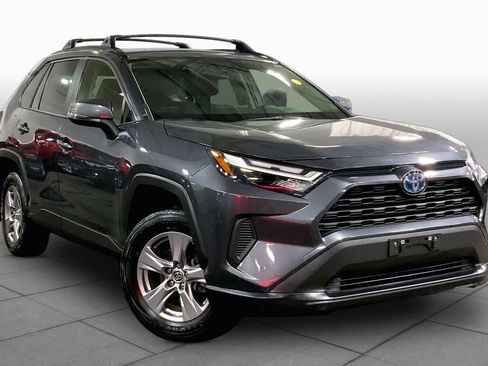 Certified 2023 Toyota RAV4 XLE w/ Convenience Package AWD/4WD image 3