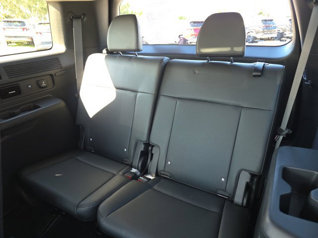 Certified 2025 Hyundai Santa Fe Limited AWD/4WD image 9