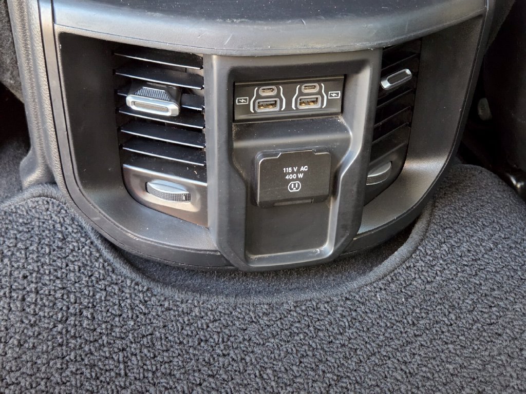 Used 2024 RAM 2500 Laramie w/ Safety Group AWD/4WD image 15