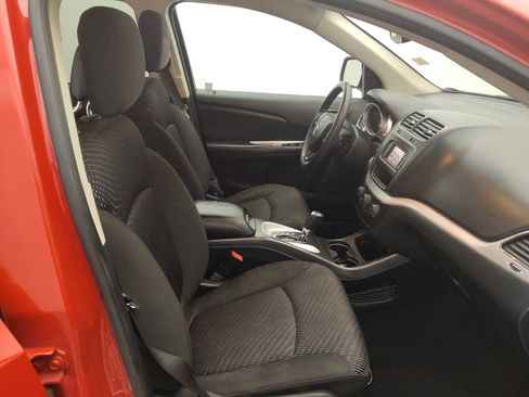 Used 2019 Dodge Journey SE w/ Blacktop Package FWD image 21