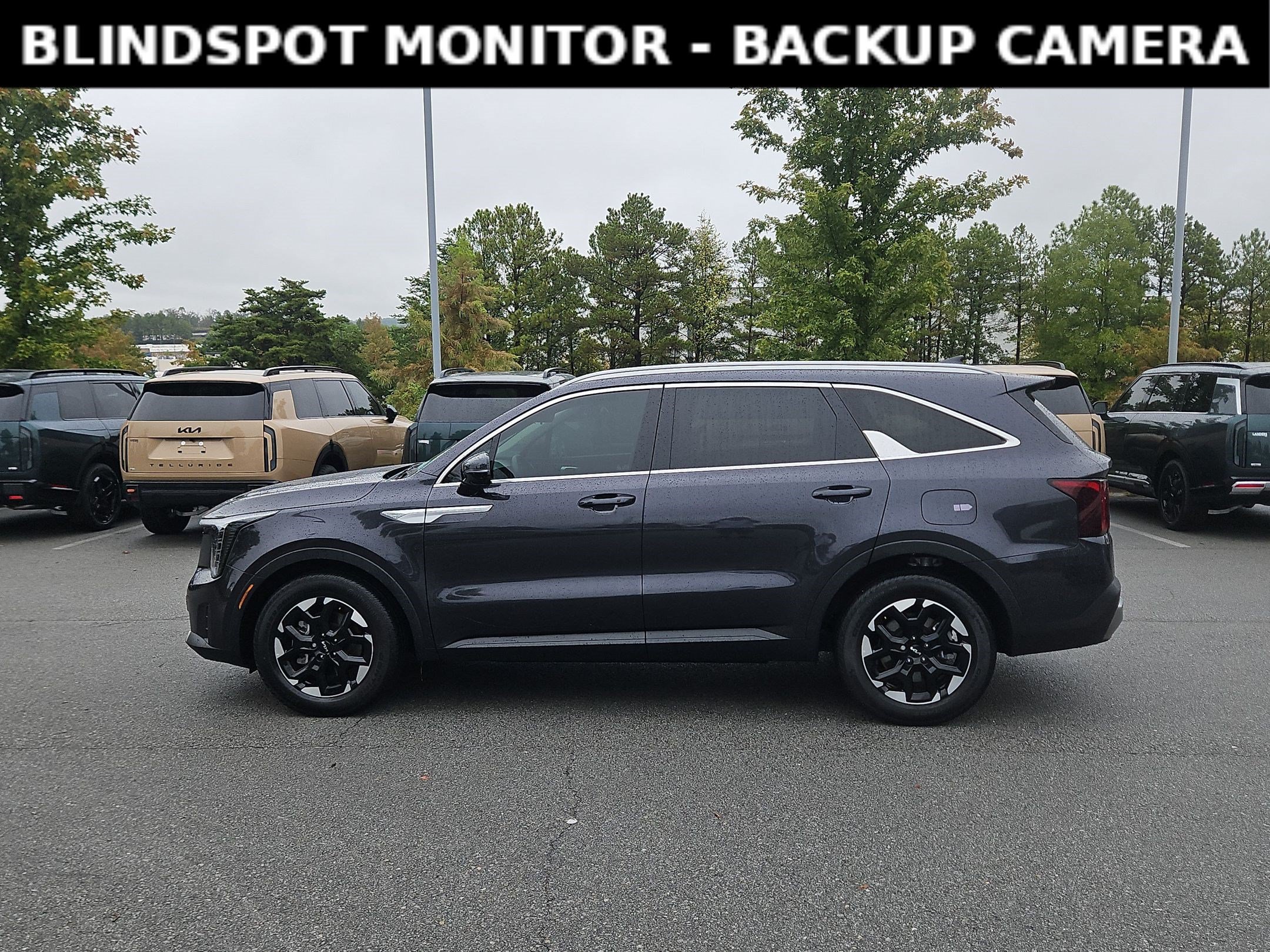 Used 2025 Kia Sorento S w/ Panoramic Sunroof Package FWD image 4