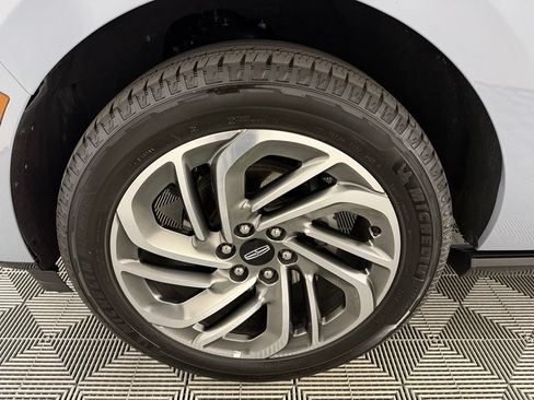 Used 2025 Lincoln Navigator Reserve AWD/4WD image 12