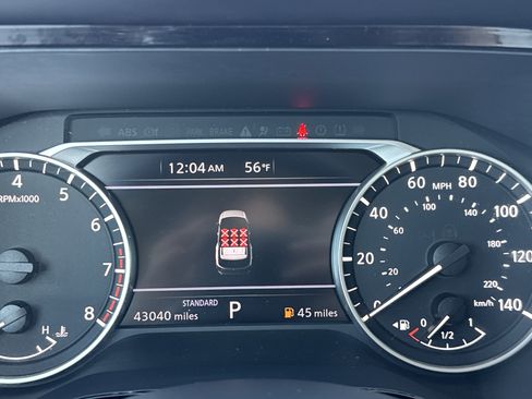 Used 2023 Nissan Pathfinder SV image 11