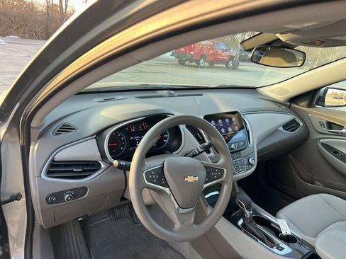 Used 2025 Chevrolet Malibu LT image 10