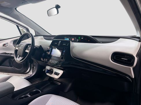 Used 2016 Toyota Prius Two image 5