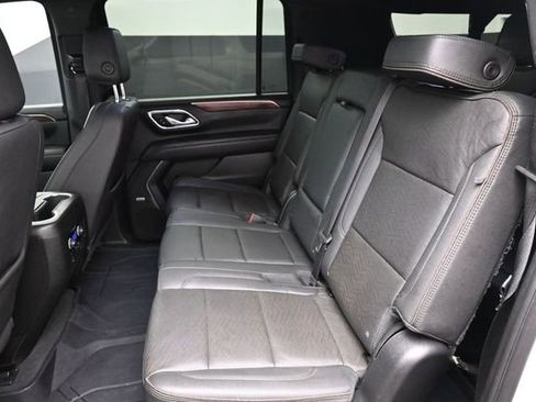 Used 2023 Chevrolet Suburban High Country AWD/4WD image 17