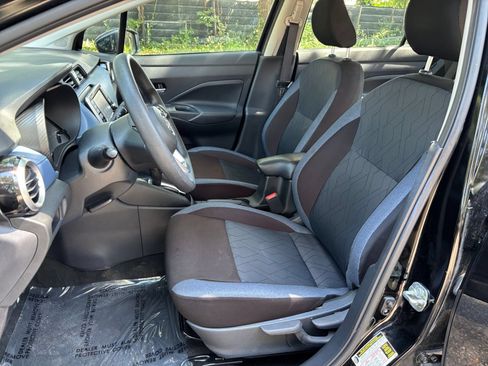 Used 2025 Nissan Versa SV FWD image 21