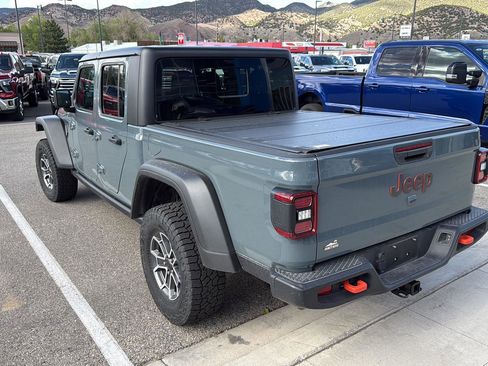Used 2024 Jeep Gladiator Mojave w/ Convenience Group AWD/4WD image 4