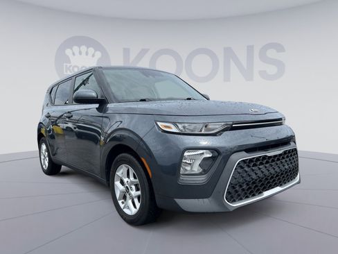 Used 2020 Kia Soul S FWD image 18