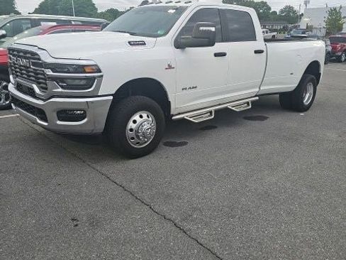 Used 2025 RAM 3500 Big Horn AWD/4WD image 4