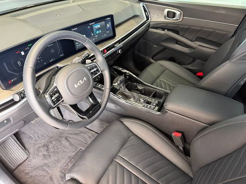 Used 2025 Kia Sorento SX Prestige AWD/4WD image 4