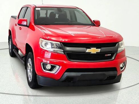 Used 2018 Chevrolet Colorado Z71 AWD/4WD image 2