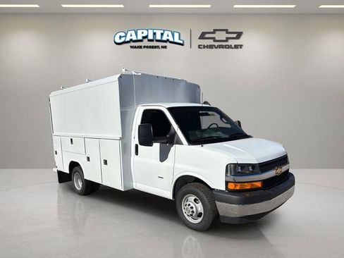 New 2025 Chevrolet Express 3500 w/ Power Convenience Package image 14