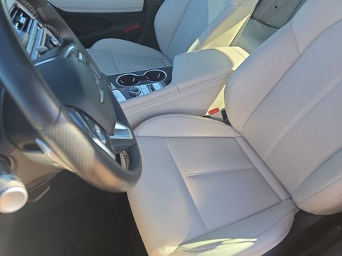 Used 2025 Genesis G70 2.5T RWD image 15
