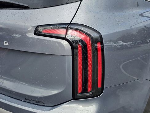 Certified 2025 Kia Telluride EX image 30