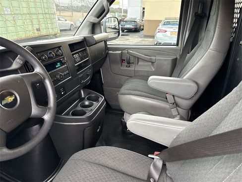 Used 2024 Chevrolet Express 2500 w/ Driver Convenience Package image 17